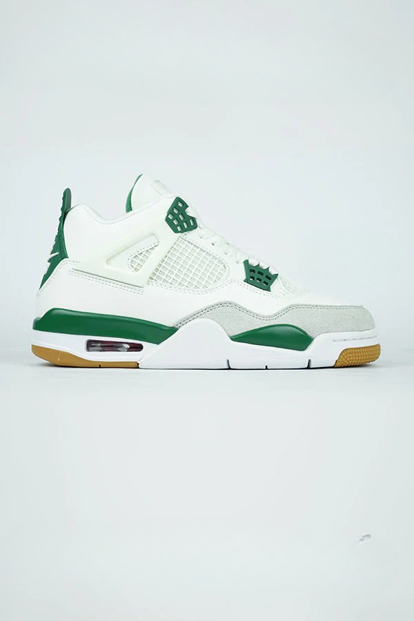 Air Jordan 4 Retro “Pine Green”