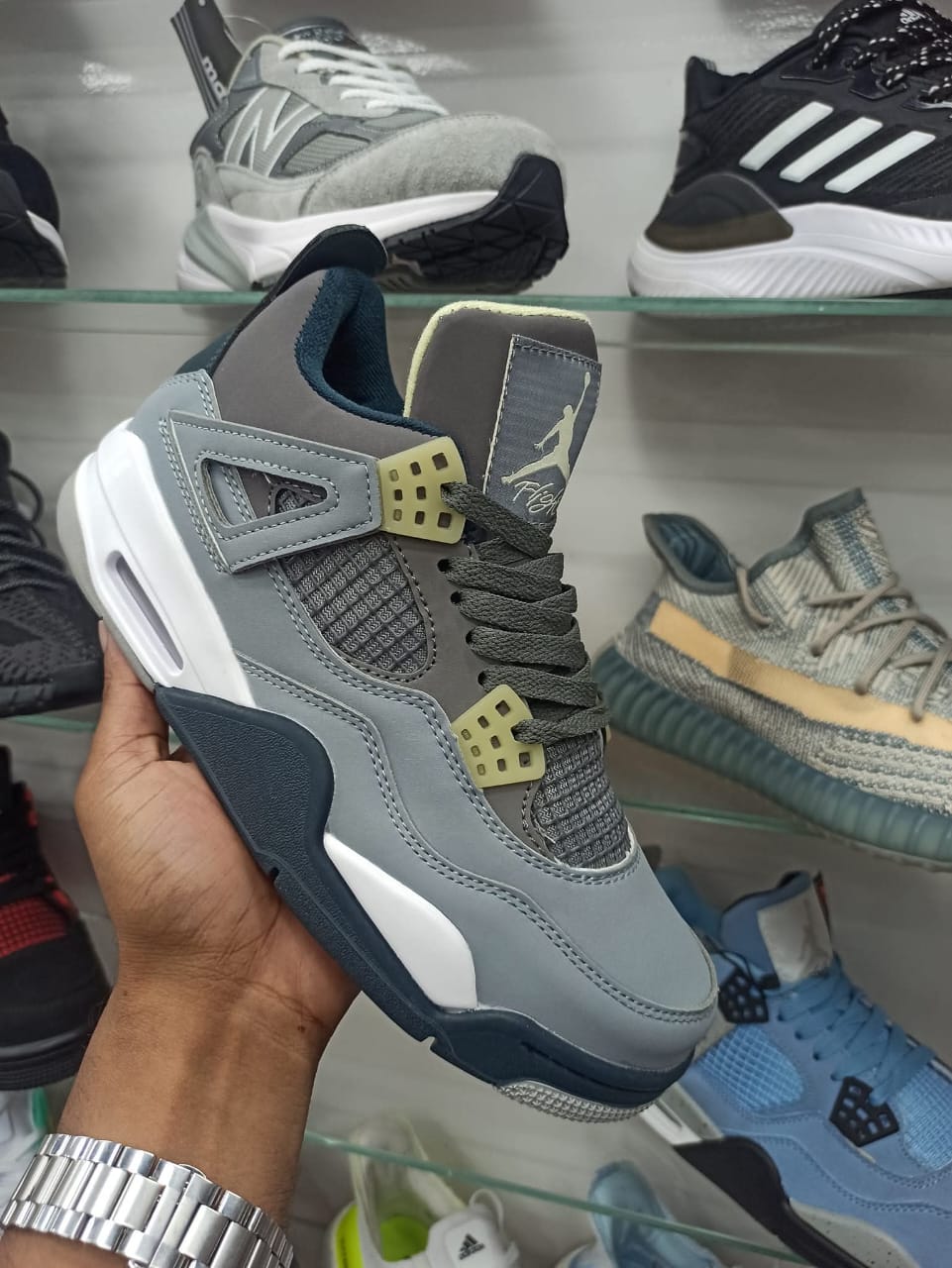 JORDAN 4