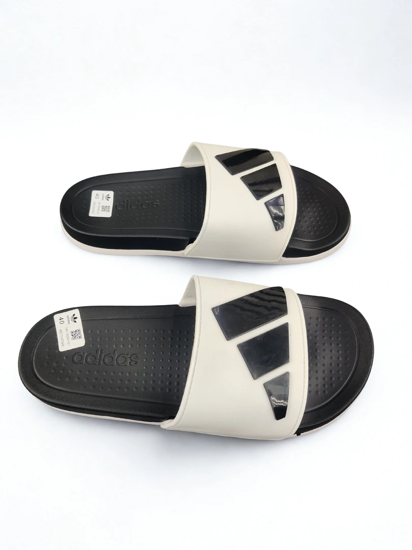 Adidas Adilette Comfort Slides – White/Black